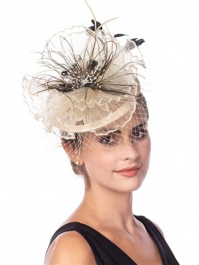 Beige Fascinators Hut Sinamay Flower Mesh Federn auf einem Stirnband und einem Clip Tea Party Kopfbedeckung für Mädchen und Frauen