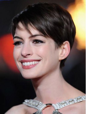 Anne Hathaway Pixie Kurz Spitzenfront Glatt Remy Echthaar Perüc 