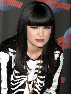 Jessie J Haarstil Perfekt Lang Glatt Kappenlos Synthetisch Perüc 