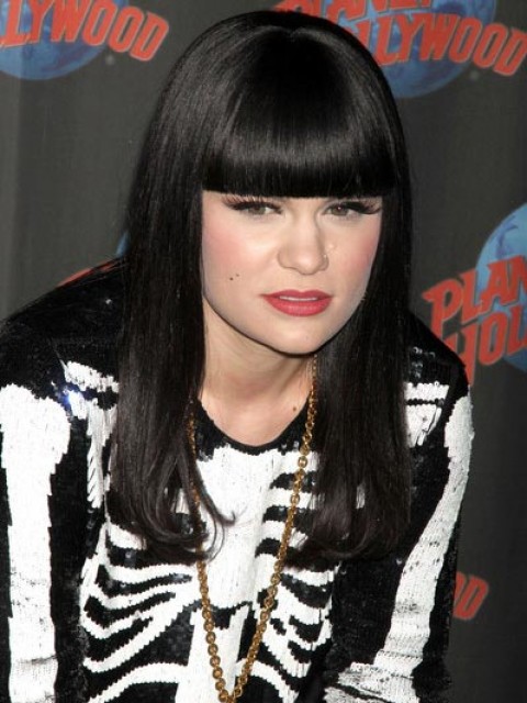 Jessie J Haarstil Perfekt Lang Glatt Kappenlos Synthetisch Perüc 